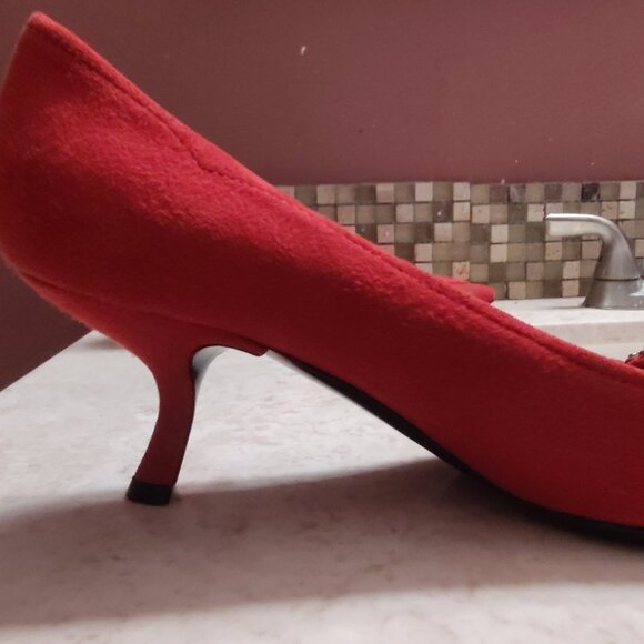 Size 7.5 Red Suede Prada Kitten Heel Pumps NEVER Worn, Pointy Toe with Buckle - Picture 2 of 6